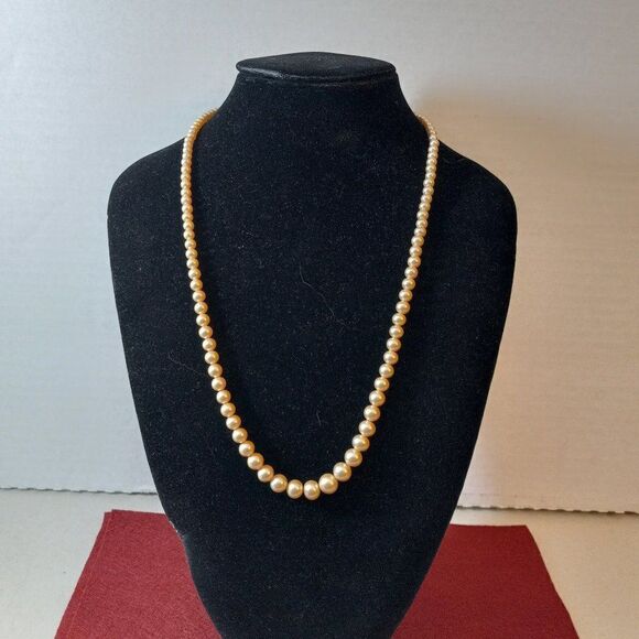 Vintage  Marvella faux Graduated Pearl Necklace - Picture 1 of 6
